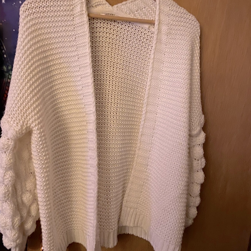 Puffy cloud sweater